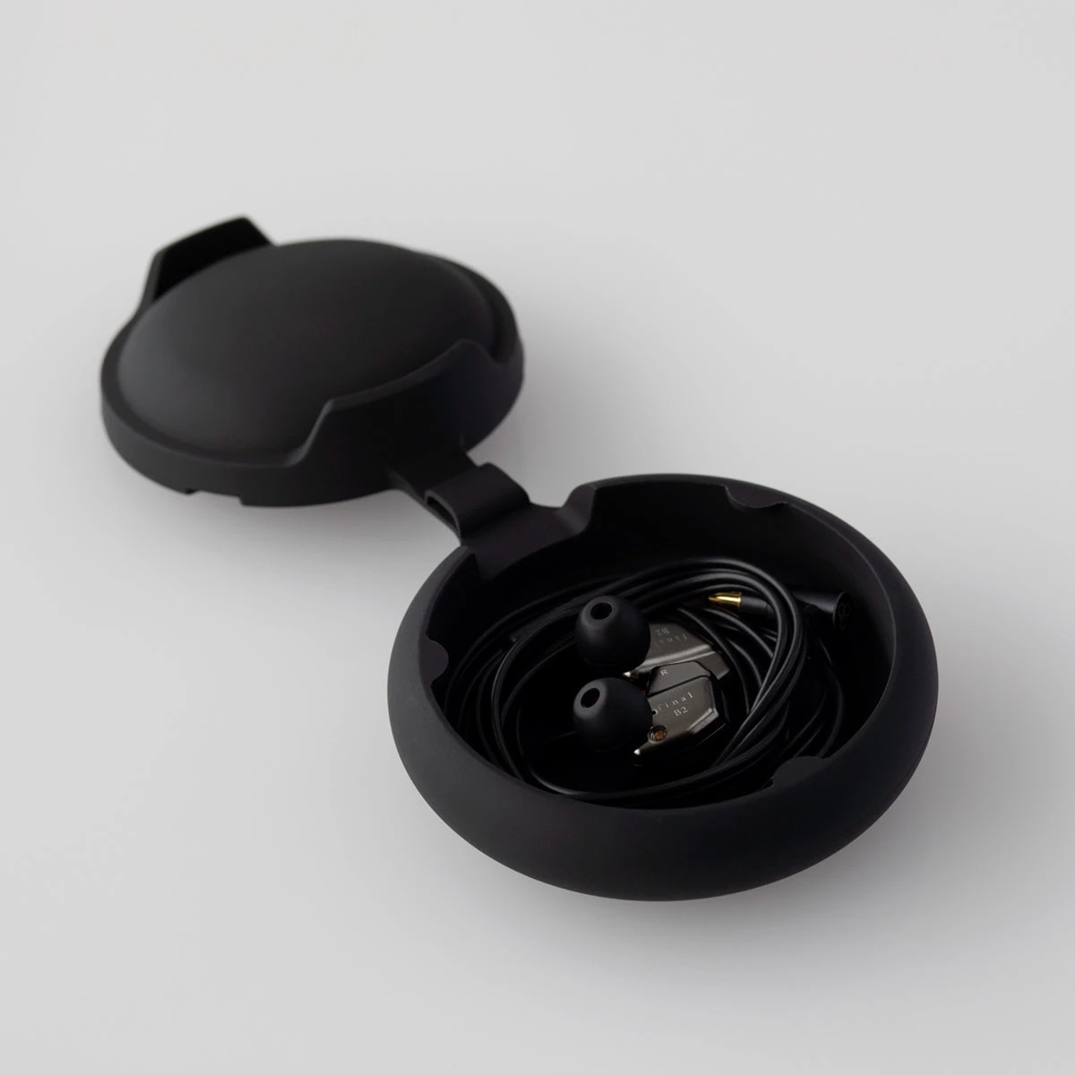 Final Audio B2 Single BA Driver Earphones (+free Glow-in-the-Dark Tips) 4 Final Audio B2 Single BA Driver Earphones (+free Glow-in-the-Dark Tips) - Image 4